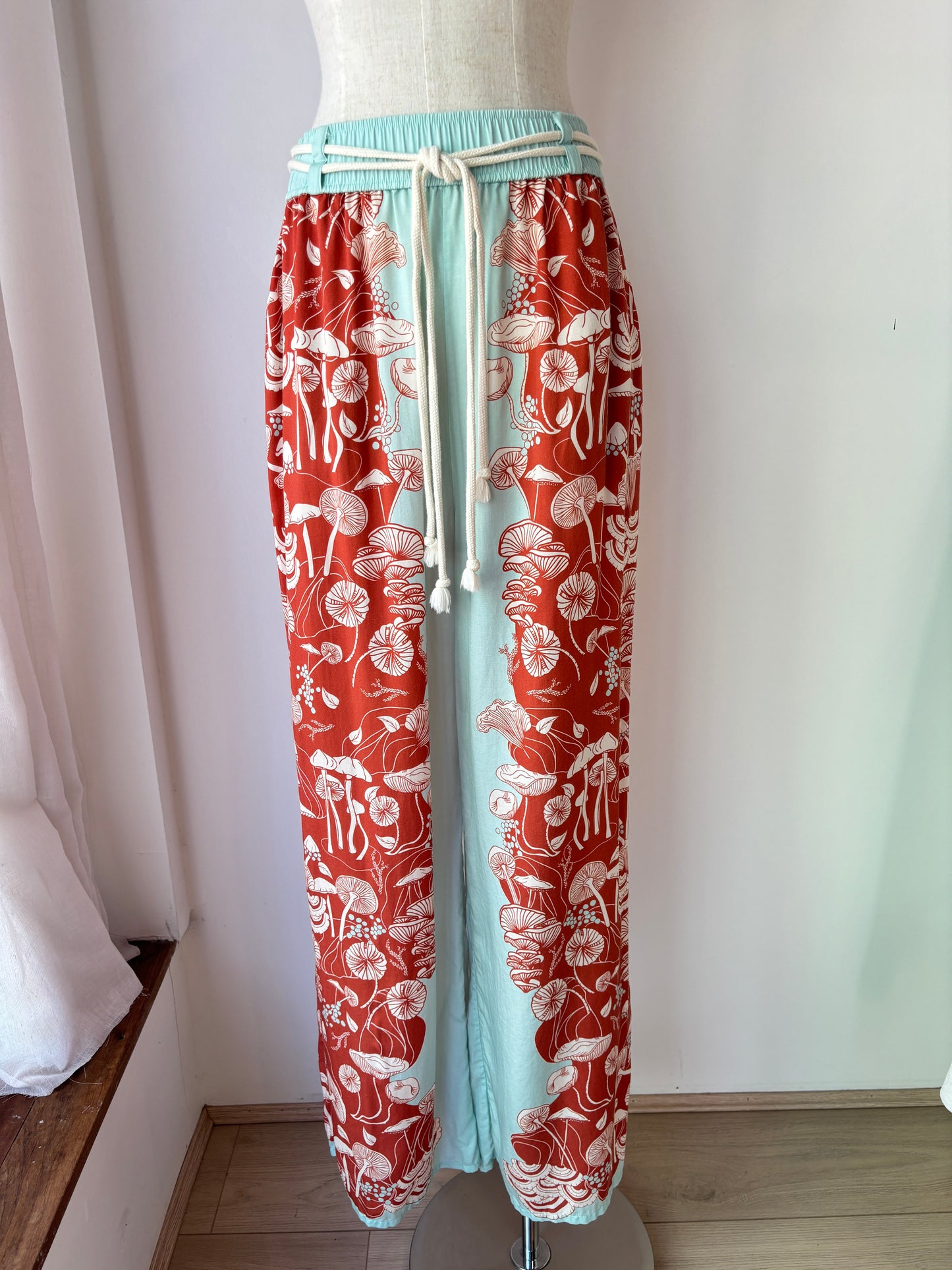 Sunset Lover 'Grounded' pants ~ size 12