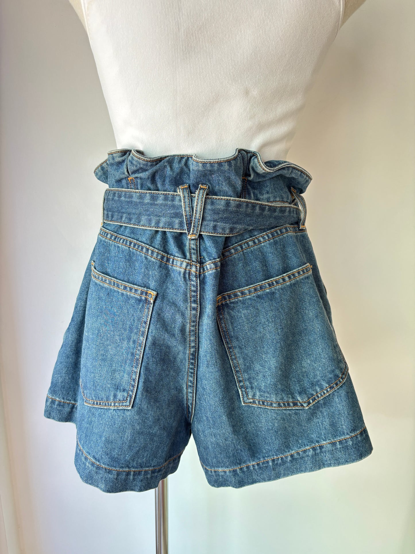 Veronica Beard denim 'Nori' shorts ~ size 30 (au 12)